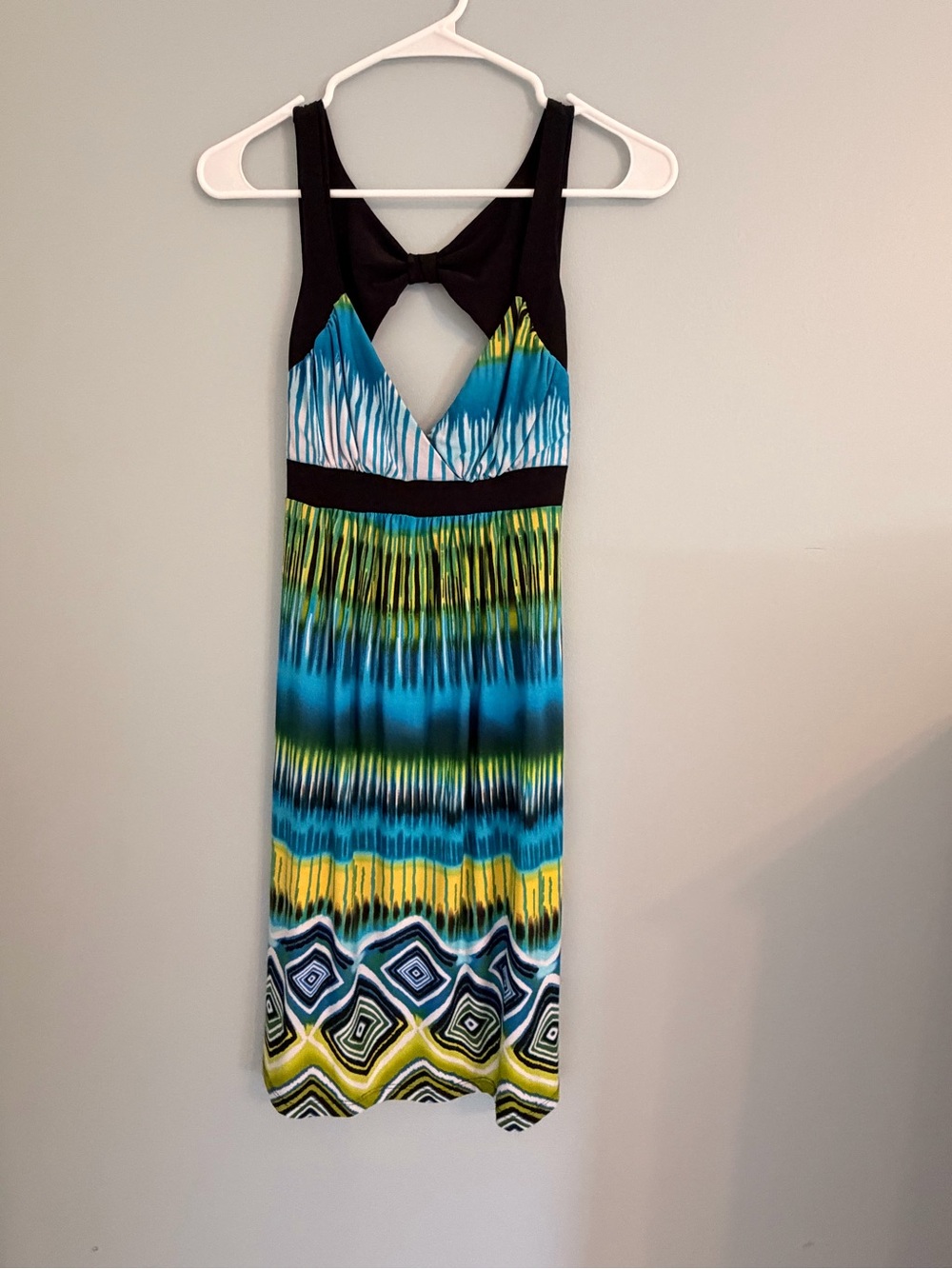 Sleeveless V-Neck Multi-Color Maxi Dress with Cutout Back